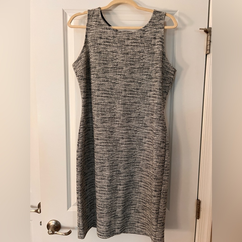 Women’s large lightweight stretch sleeveless dress